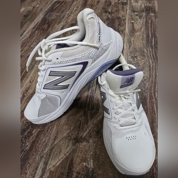 New Balance Women’s 847v3  White Gray Size 9.5 B Medium Width - Picture 1 of 8